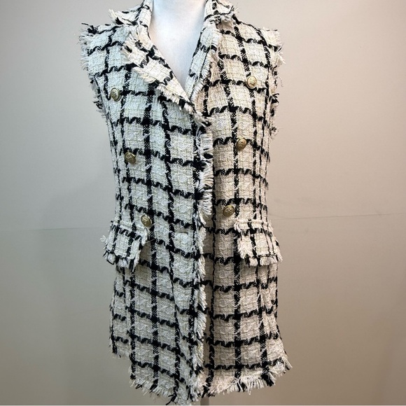 NEW Women’s Black & White Tweed Sleeveless Vest Jacket Gold Buttons Fringe Trim - Picture 6 of 16